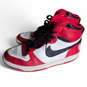 Vintage 2009 Nike Hightops SZ 6.5 Youth